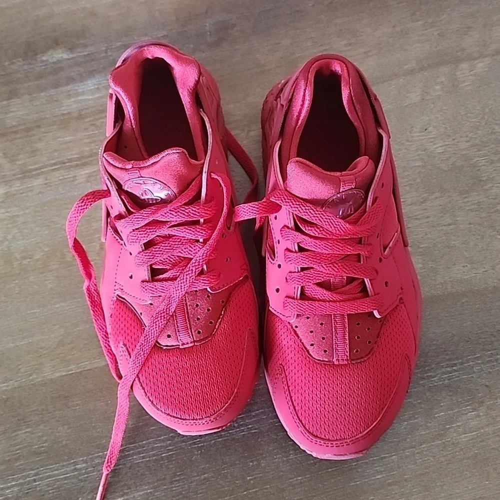 Nike Air Huarache Triple Red GS 4Y Youth Sneakers Women's 5.5 EUC